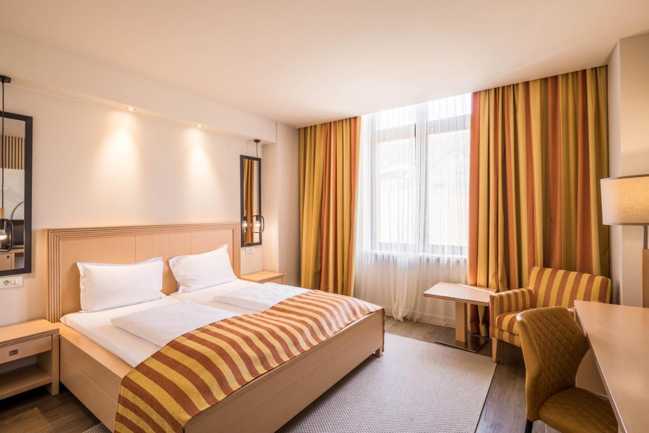 Hotel Rogge Resita Esterno foto