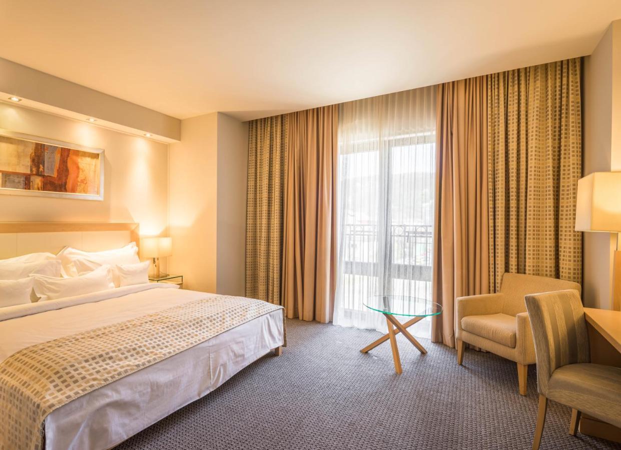 Hotel Rogge Resita Esterno foto