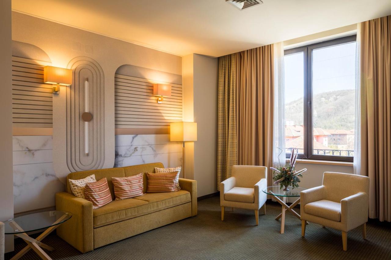 Hotel Rogge Resita Esterno foto