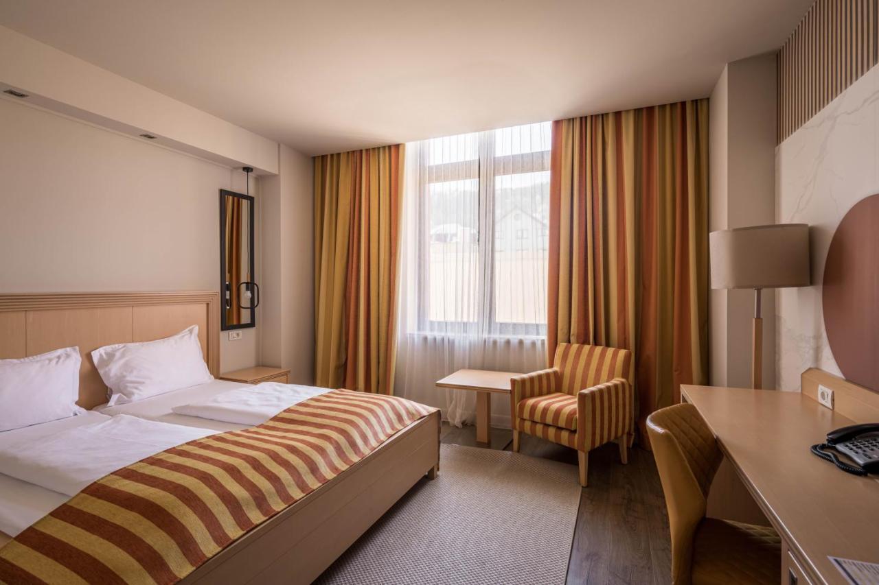 Hotel Rogge Resita Esterno foto
