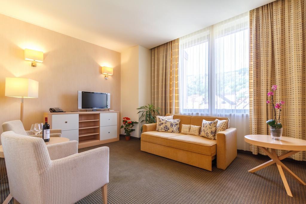 Hotel Rogge Resita Esterno foto