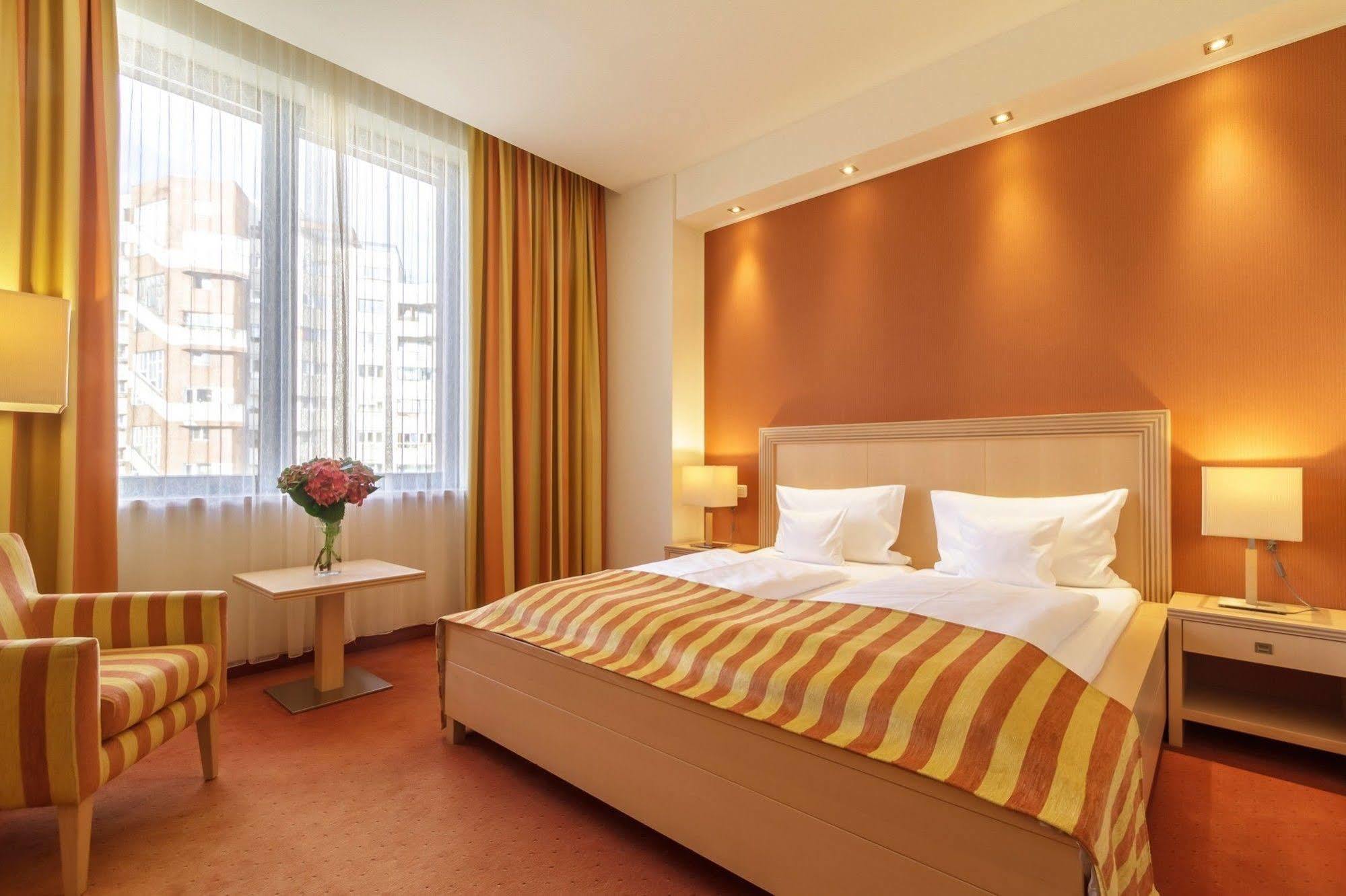 Hotel Rogge Resita Esterno foto
