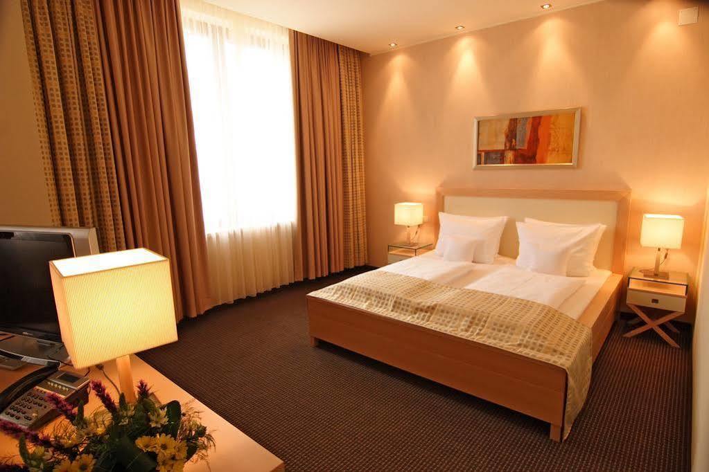 Hotel Rogge Resita Esterno foto