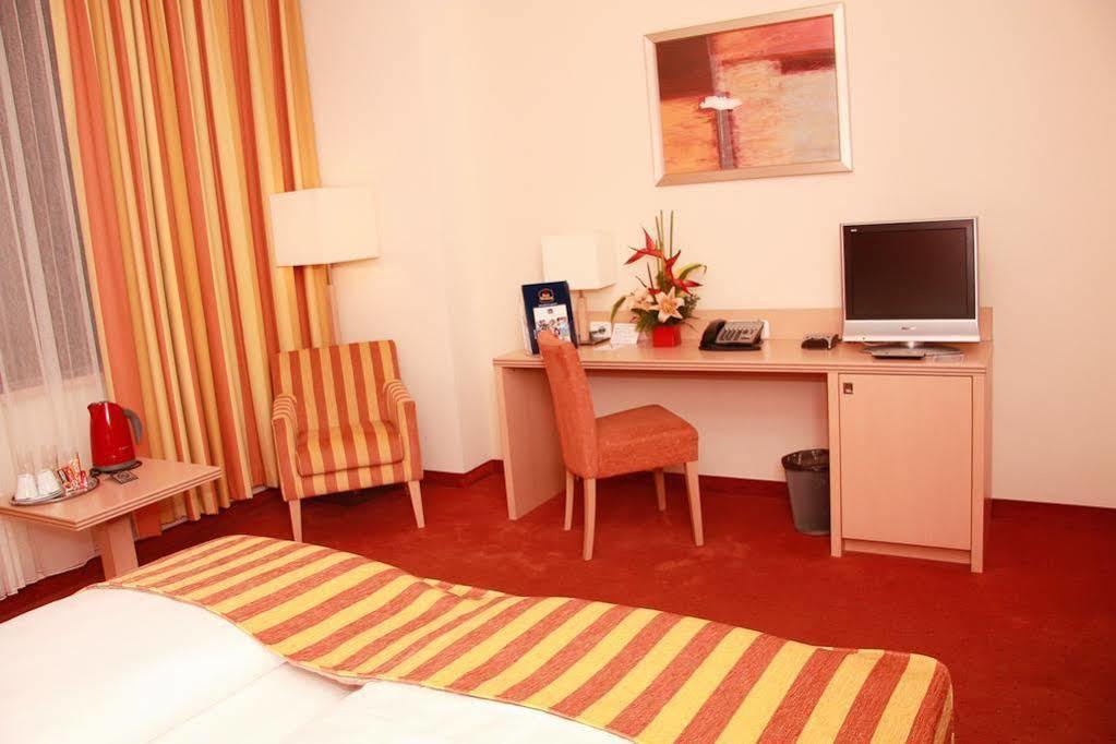 Hotel Rogge Resita Esterno foto