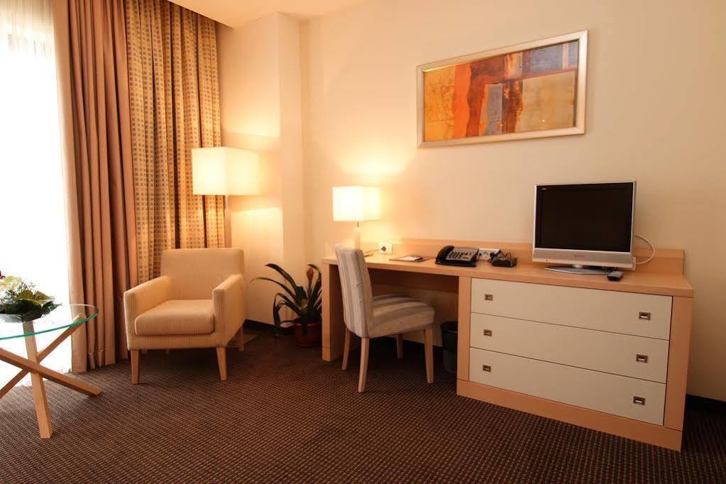 Hotel Rogge Resita Esterno foto